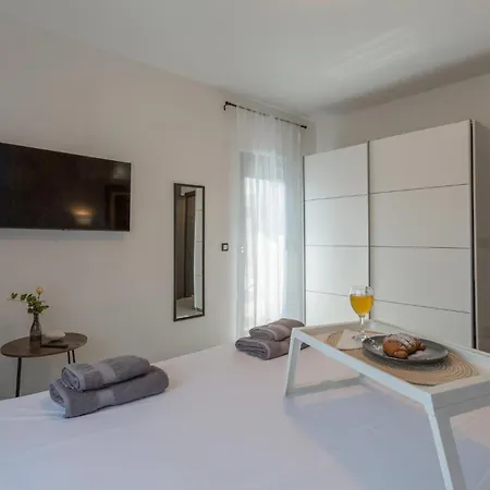 4 Bedroom Beautiful In Holiday home