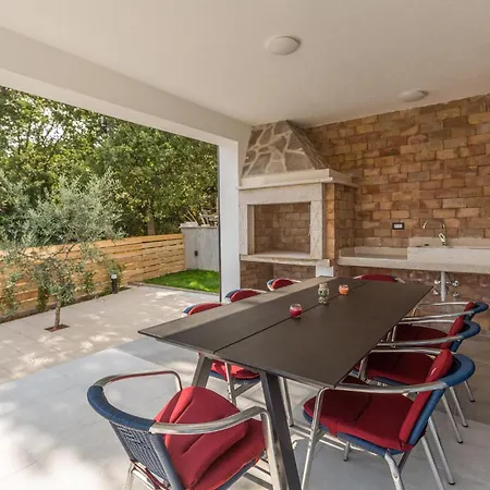 4 Bedroom Beautiful In Holiday home *
