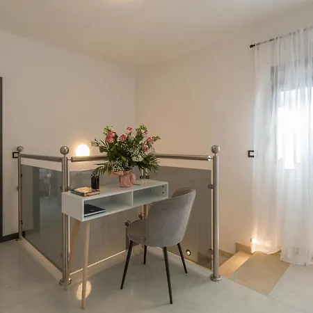 Holiday home 4 Bedroom Beautiful In *