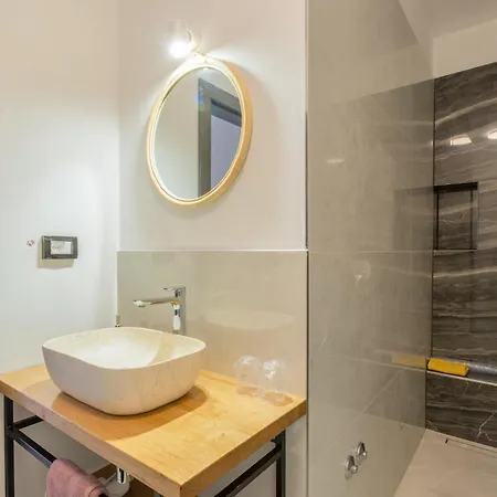 4 Bedroom Beautiful In
